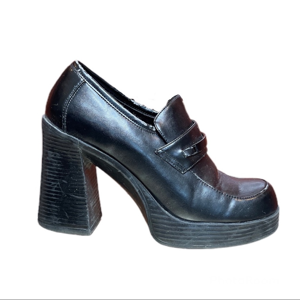 Xhilaration Vintage Chunky Shoes